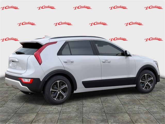 Photo of 2025 White Kia Niro