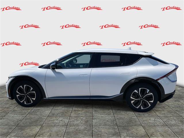 Photo of 2022 Snow White Pearl Kia EV6