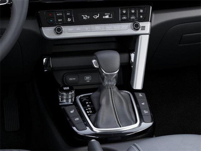 Photo of 2025 White Kia Seltos