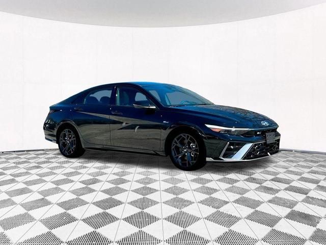 Photo of 2025 Black Hyundai ELANTRA