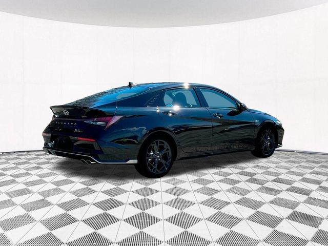 Photo of 2025 Black Hyundai ELANTRA