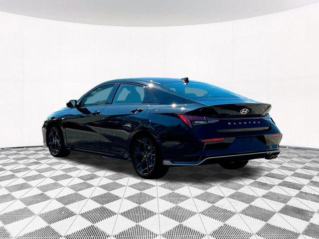 Photo of 2025 Black Hyundai ELANTRA