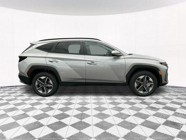 Photo of 2025 Shimmering Silver Hyundai TUCSON