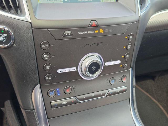 Photo of 2020 White Ford Edge