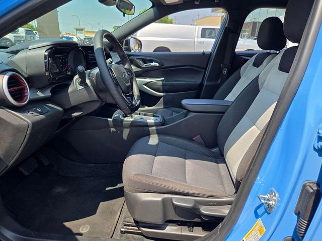 Photo of 2024 Fountain Blue Chevrolet Trax