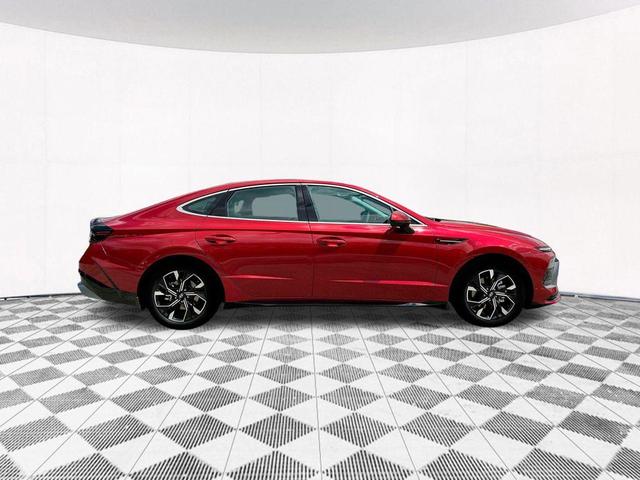 Photo of 2024 Red Hyundai SONATA
