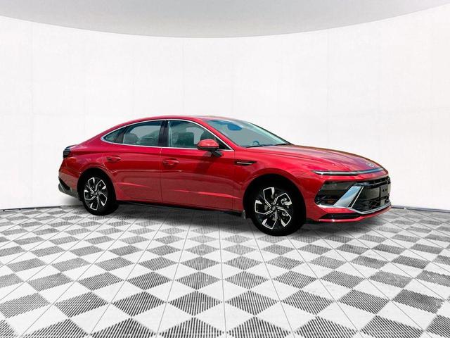 Photo of 2024 Red Hyundai SONATA