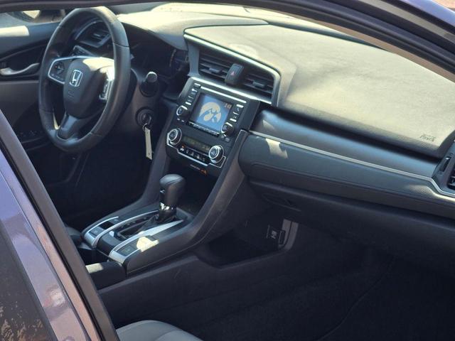 Photo of 2017 Sonic Gray Pearl Honda Civic