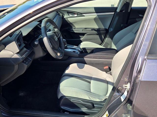 Photo of 2017 Sonic Gray Pearl Honda Civic