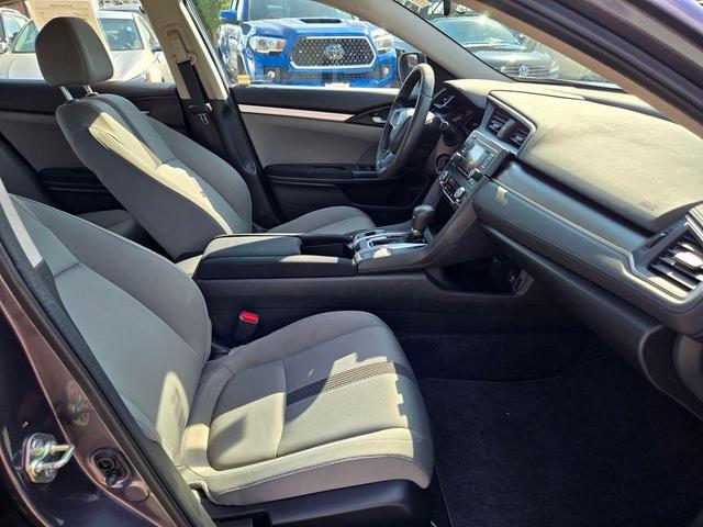 Photo of 2017 Sonic Gray Pearl Honda Civic