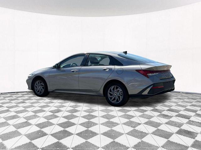 Photo of 2025 Metal Hyundai ELANTRA HEV