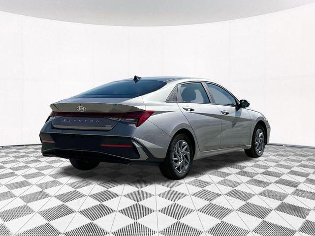 Photo of 2025 Metal Hyundai ELANTRA HEV