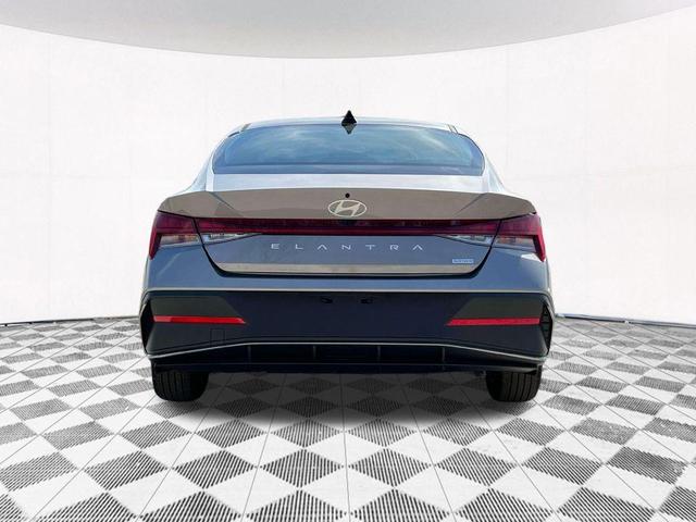 Photo of 2025 Metal Hyundai ELANTRA HEV