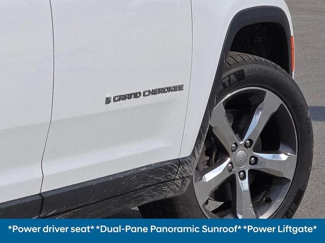Photo of 2021 Bright White Clearcoat Jeep Grand Cherokee L