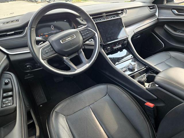 Photo of 2021 Bright White Clearcoat Jeep Grand Cherokee L