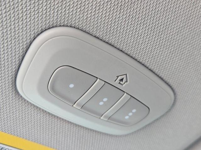 Photo of 2021 Bright White Clearcoat Jeep Grand Cherokee L