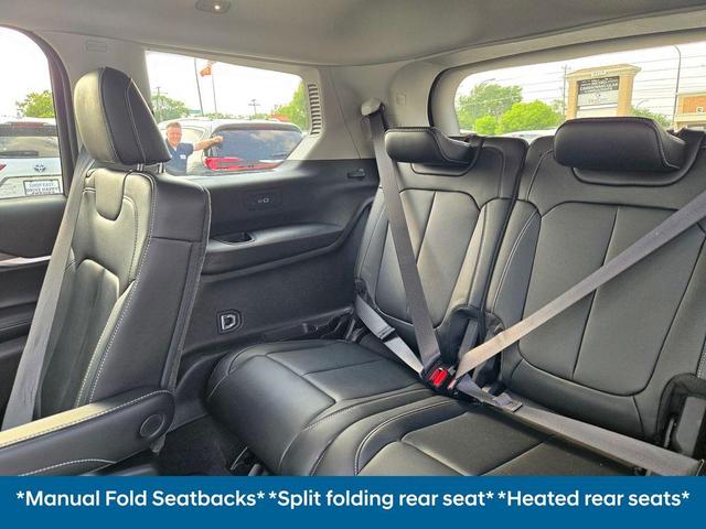 Photo of 2021 Bright White Clearcoat Jeep Grand Cherokee L
