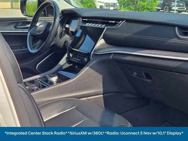 Photo of 2021 Bright White Clearcoat Jeep Grand Cherokee L