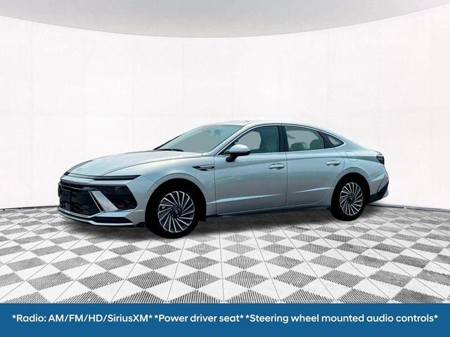 Photo of 2025 Silver Hyundai SONATA Hybrid