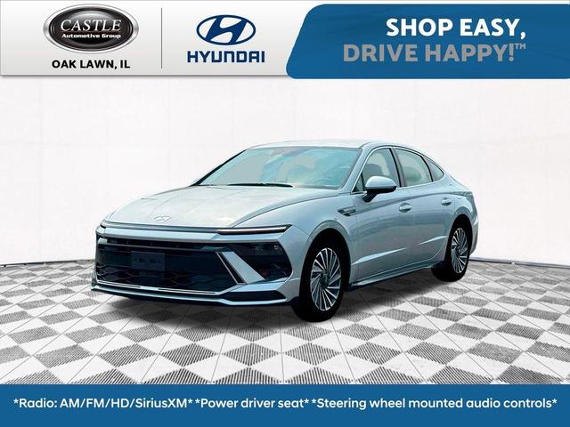 Photo of 2025 Silver Hyundai SONATA Hybrid