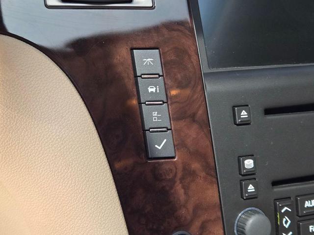 Photo of 2007 Gold Mist Cadillac Escalade
