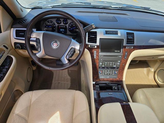 Photo of 2007 Gold Mist Cadillac Escalade