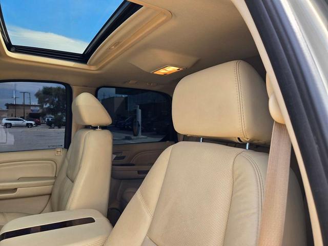 Photo of 2007 Gold Mist Cadillac Escalade