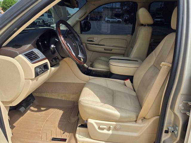 Photo of 2007 Gold Mist Cadillac Escalade