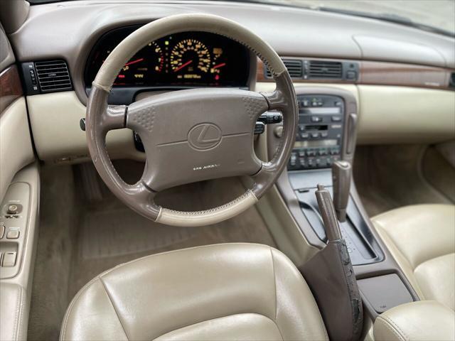 Photo of 1995 Gold Lexus SC 400