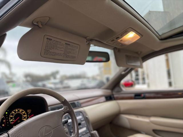 Photo of 1995 Gold Lexus SC 400
