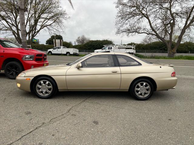 Photo of 1995 Gold Lexus SC 400