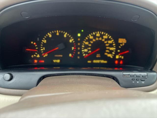 Photo of 1995 Gold Lexus SC 400
