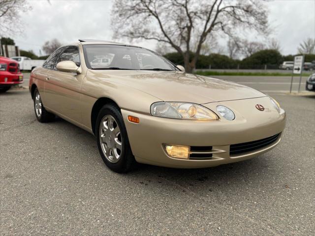 Photo of 1995 Gold Lexus SC 400