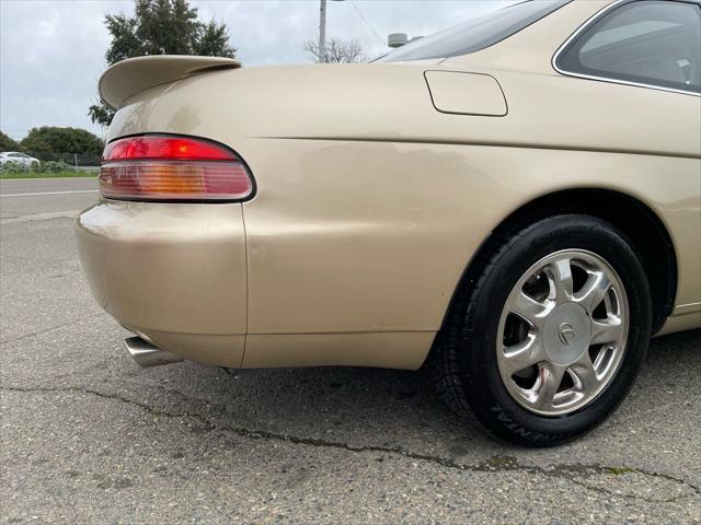 Photo of 1995 Gold Lexus SC 400