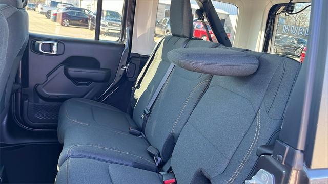 Photo of 2025 Granite Crystal Metallic Clearcoat Jeep Wrangler