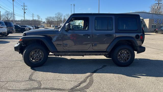 Photo of 2025 Granite Crystal Metallic Clearcoat Jeep Wrangler