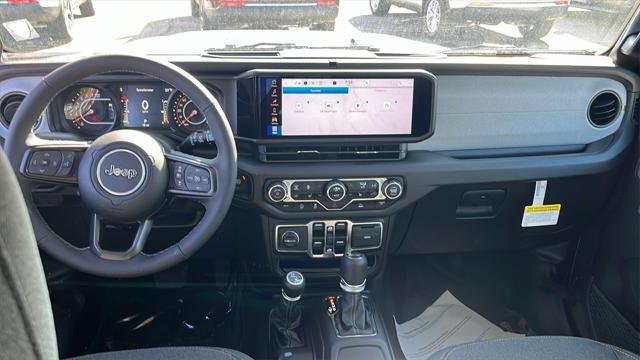 Photo of 2025 Granite Crystal Metallic Clearcoat Jeep Wrangler