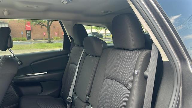 Photo of 2016 Granite Crystal Metallic Clearcoat Dodge Journey