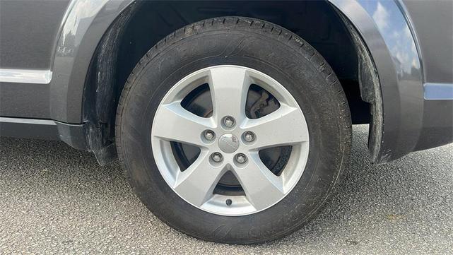 Photo of 2016 Granite Crystal Metallic Clearcoat Dodge Journey