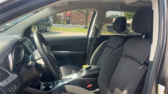 Photo of 2016 Granite Crystal Metallic Clearcoat Dodge Journey