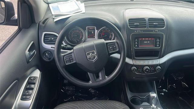 Photo of 2016 Granite Crystal Metallic Clearcoat Dodge Journey