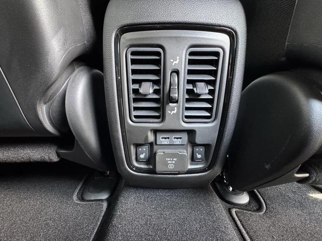 Photo of 2026 DB Black Crystal Clearcoat Dodge Durango