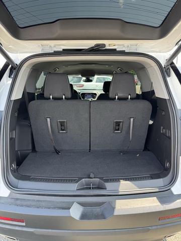 Photo of 2023 Summit White GMC Acadia