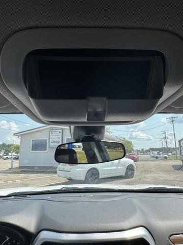 Photo of 2023 Summit White GMC Acadia