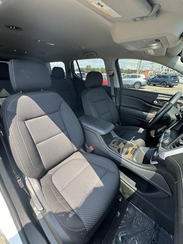 Photo of 2023 Summit White GMC Acadia