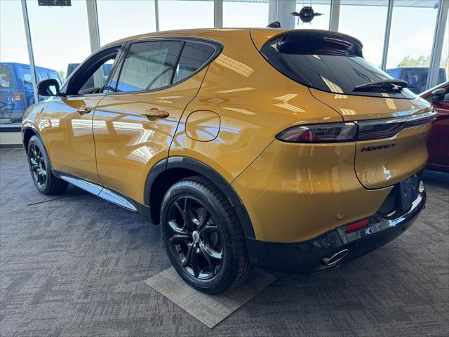 Photo of 2024 Gold Dodge Hornet