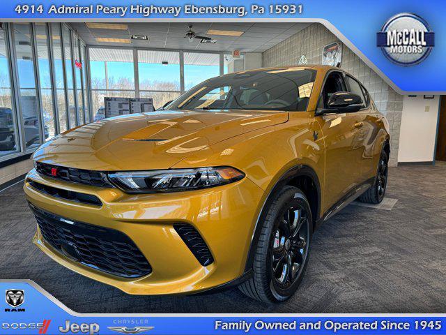 Photo of 2024 Gold Dodge Hornet