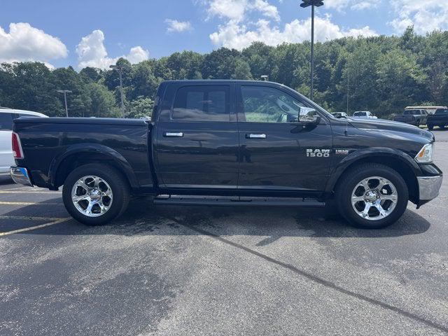 Photo of 2016 Brilliant Black Crystal Pearlcoat RAM 1500