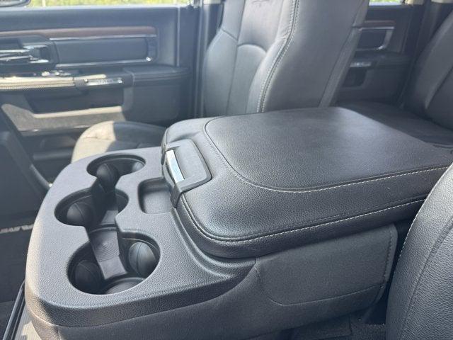 Photo of 2016 Brilliant Black Crystal Pearlcoat RAM 1500