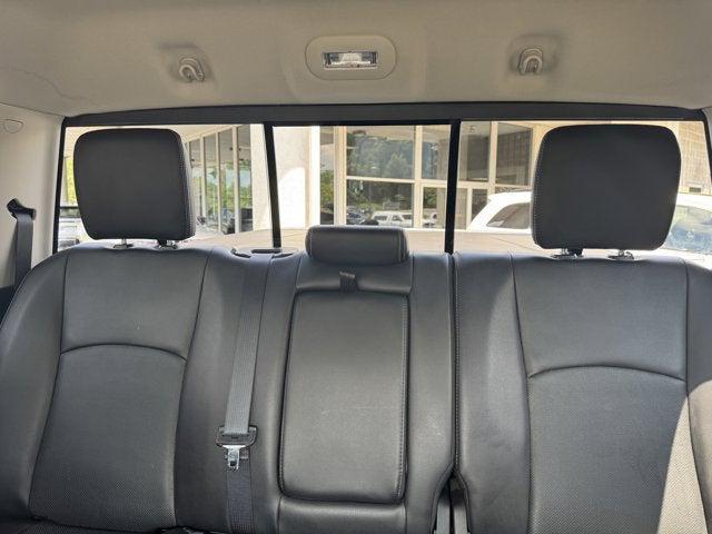 Photo of 2016 Brilliant Black Crystal Pearlcoat RAM 1500